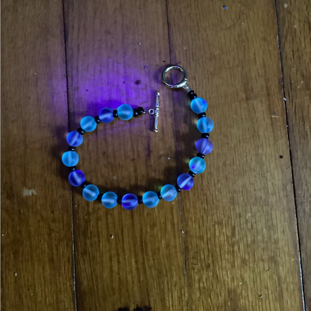 Men’s Matte Aurora Mermaid Bead Bracelet 💙 - Picture 2 of 4
